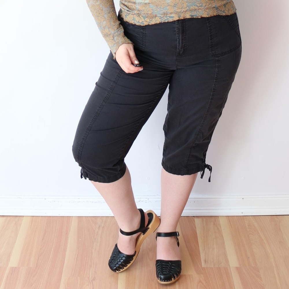 Size 14 Y2K Grunge Capri Pants Black Lace Up Hem Petal Pushers E-Girl Mall Goth